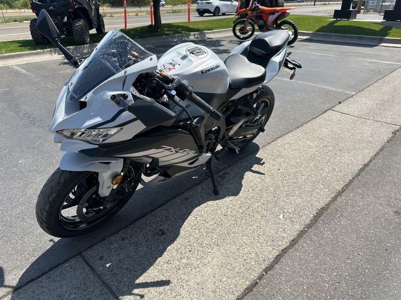 2025 Kawasaki NINJA ZX4RR ABS 