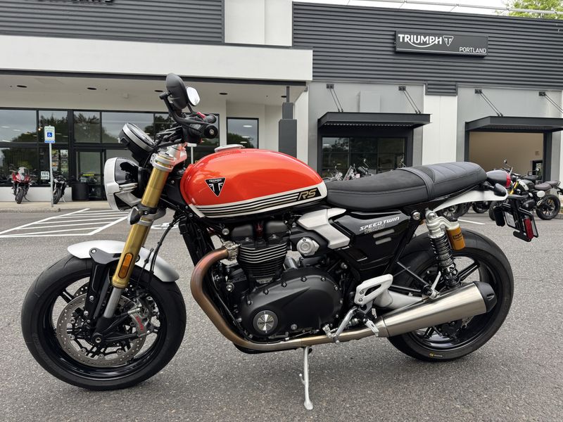 2025 Triumph Speed Twin 1200 RS MODEL BAJA ORANGE / SAPPHIRE BLACK 
