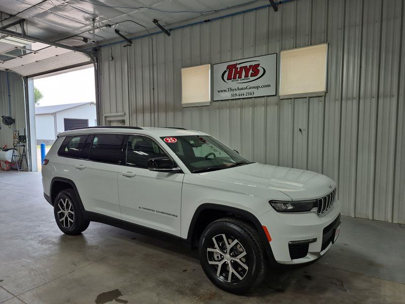 2025 Jeep Grand Cherokee L Limited 4x4Image 3