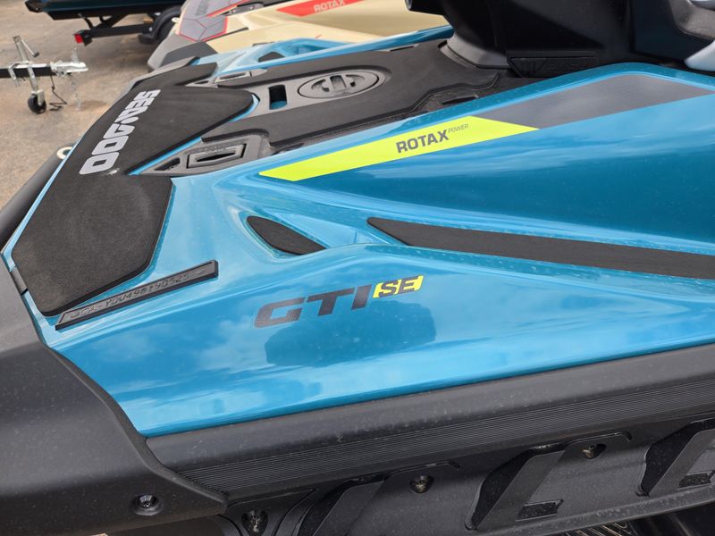 2025 SEADOO GTI SE 130 WITH SOUND SYSTEM IDF TEAL BLUE AND MANTA GREEN Image 16