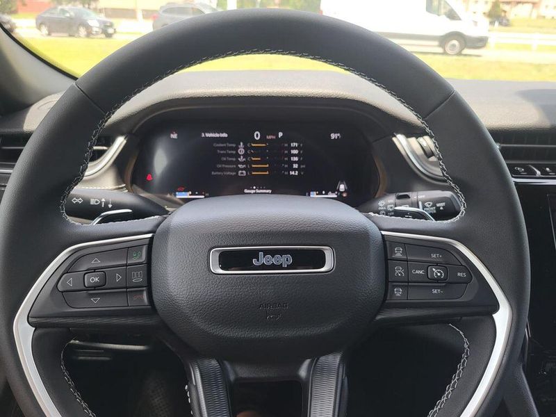 2025 Jeep Grand Cherokee Laredo 4x4Image 11