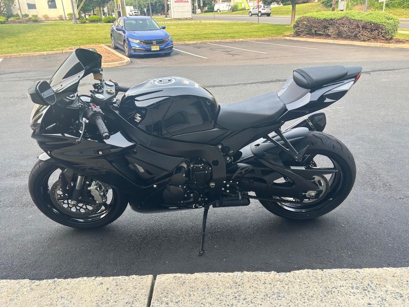 2020 Suzuki GSX-R600Image 2