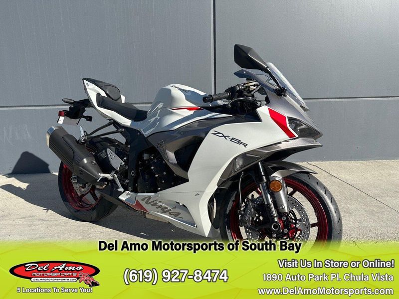 2025 Kawasaki NINJA ZX-6R ABS Image 1