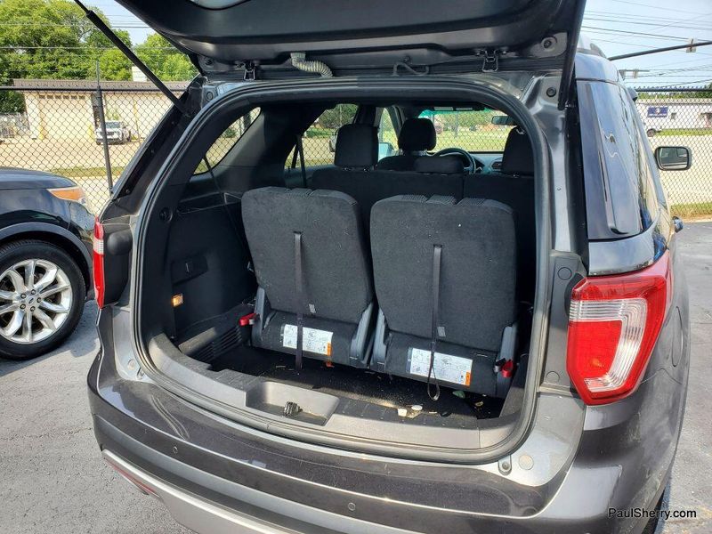 Used 2017 Ford Explorer XLTImage 12