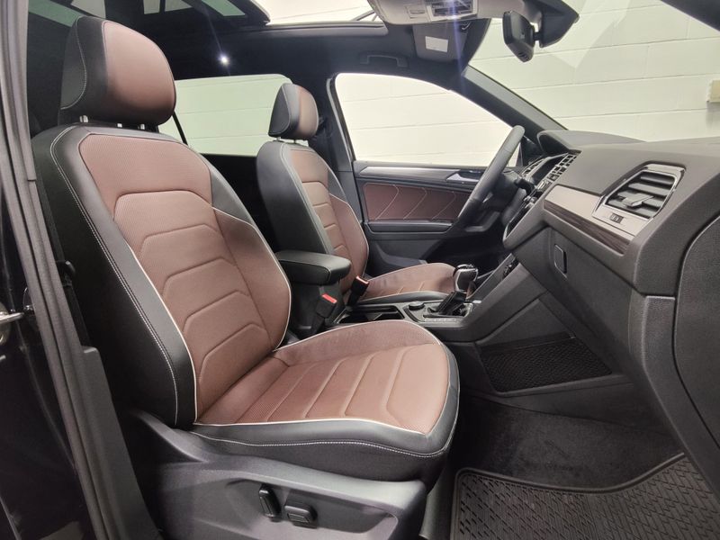 Used 2024 Volkswagen Tiguan SEL R-Line AWD w/Sunroof/NavImage 6
