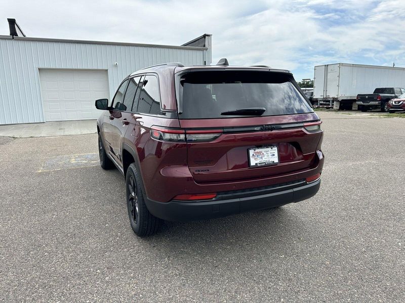 2024 Jeep Grand Cherokee Altitude XImage 6