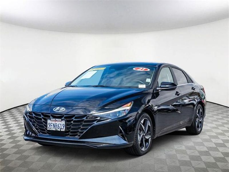 2023 Hyundai Elantra LimitedImage 5