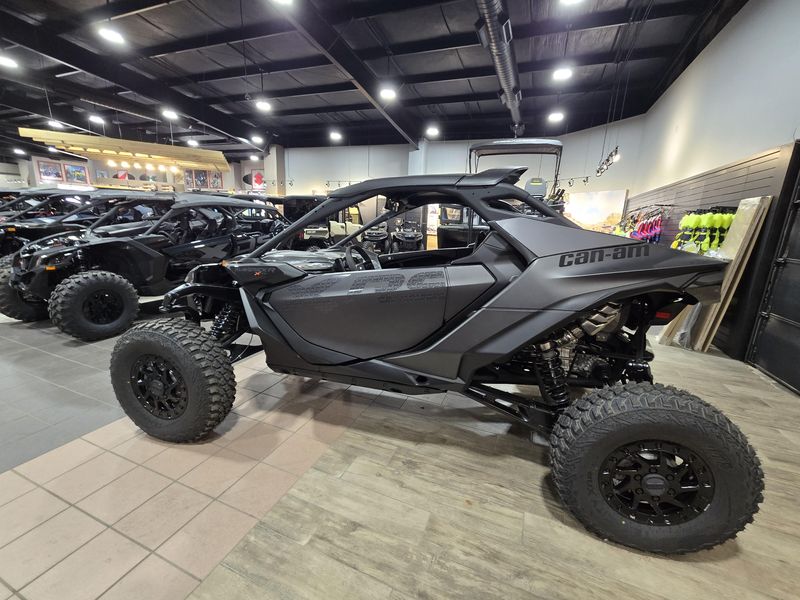 2025 Can-Am MAVERICK R X RS 999T DCT TRIPLE BLACK Image 7