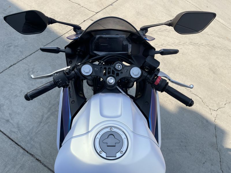New 2025 Yamaha YZF-R3 ABS Image 10