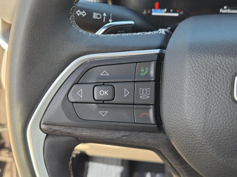 Used 2023 Jeep Grand Cherokee L Limited 4x2