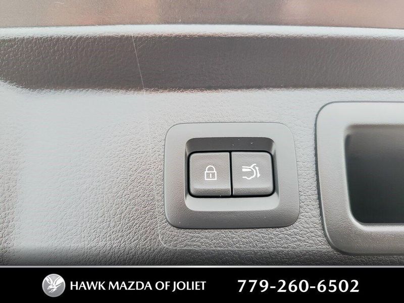 2025 Mazda CX-50 Premium photo 16