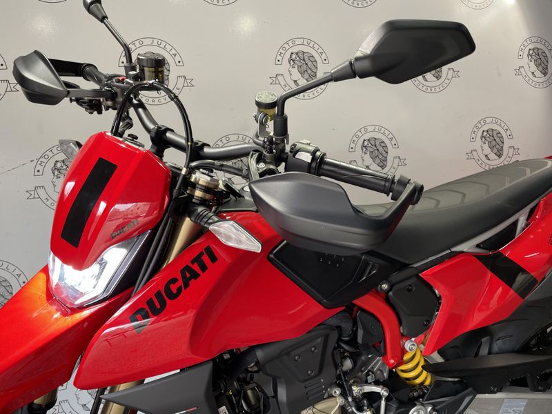 2025 Ducati HYPERMOTARD 698