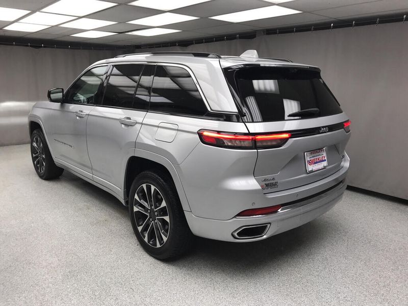 Used 2022 Jeep Grand Cherokee OverlandImage 1