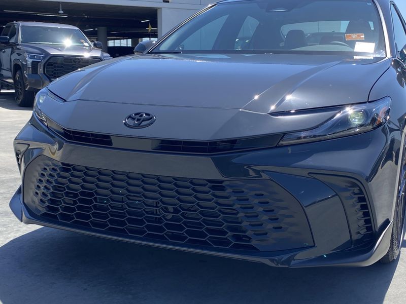 2025 Toyota Camry SEImage 7