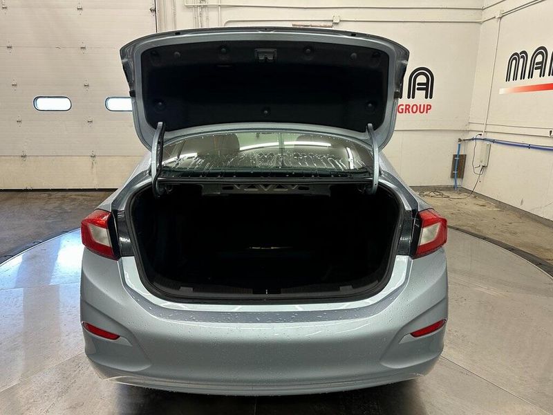 2018 Chevrolet Cruze LSImage 14