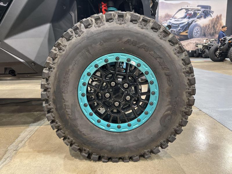 New 2025 Polaris RZR PRO R 4 ULTIMATE Image 15