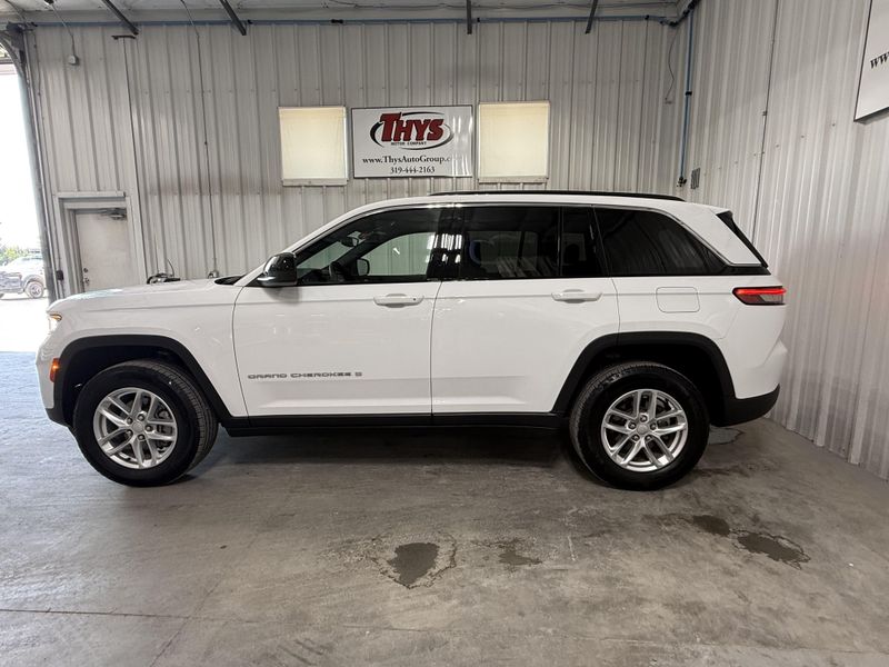 Used 2024 Jeep Grand Cherokee Laredo XImage 15