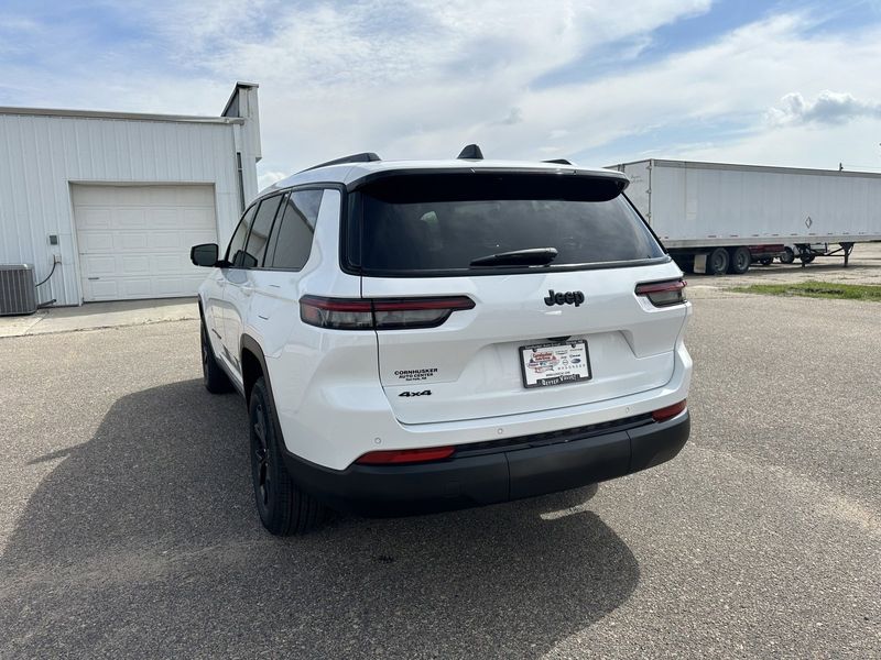 2024 Jeep Grand Cherokee L Altitude X 4x4Image 6