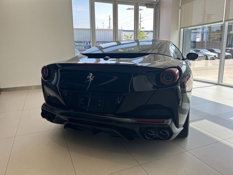 2020 Ferrari Portofino BaseImage 4