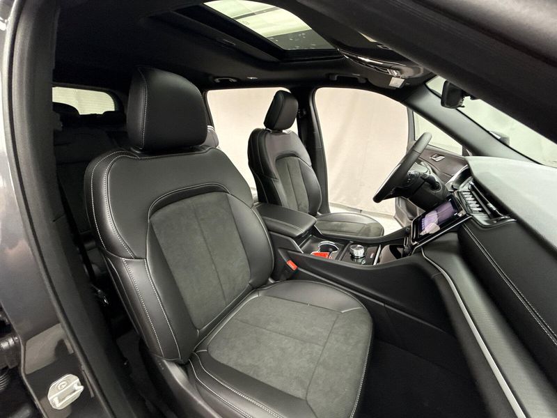 New 2025 Jeep Grand Cherokee L Altitude X 4x4Image 19