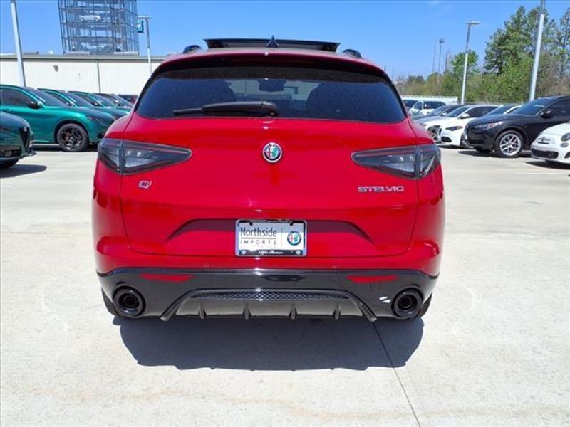 2025 Alfa Romeo Stelvio AwdImage 9