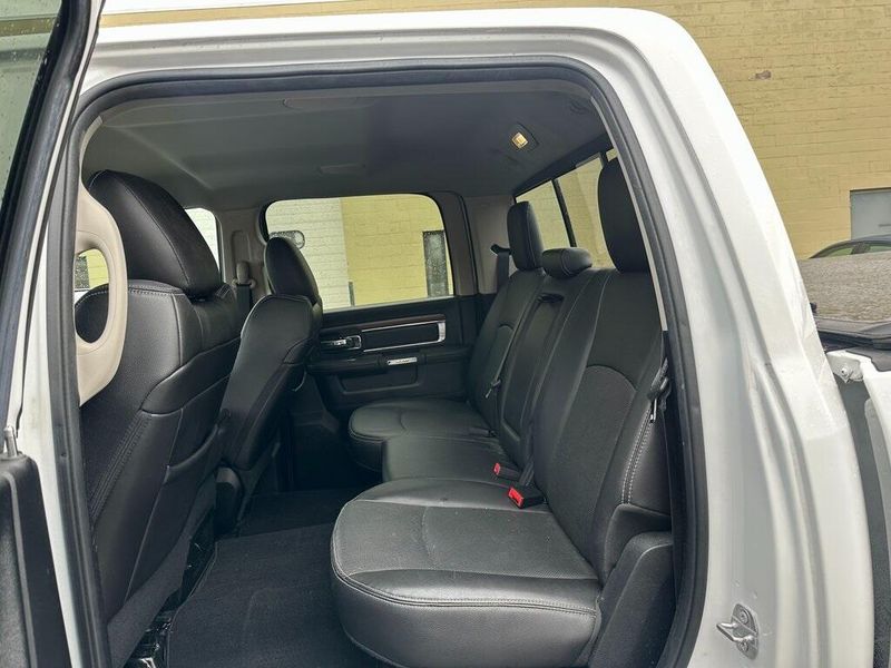 2016 RAM 2500 LaramieImage 18