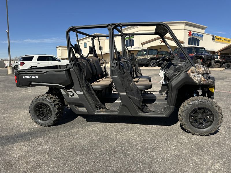 2025 Can-Am DEFENDER MAX DPS HD7 WILDLAND CAMOImage 4