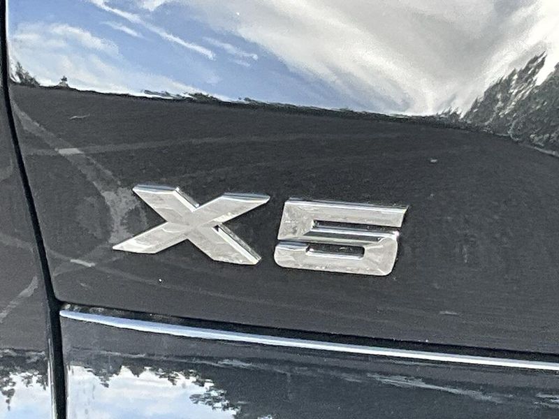 2025 BMW X5 xDrive50eImage 14
