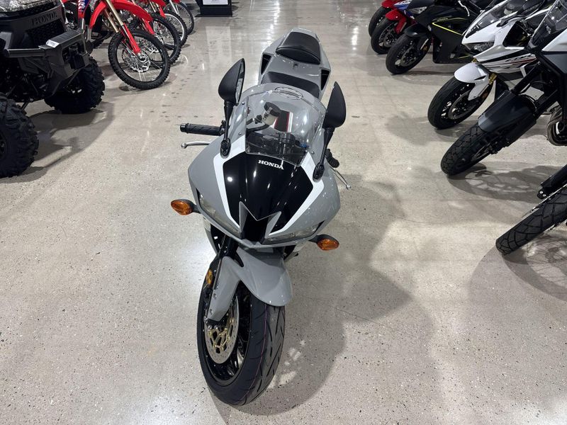New 2026 Honda CBR600RR Image 10