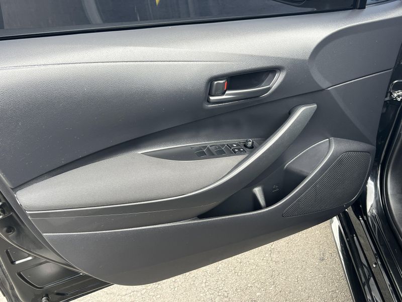 Used 2022 Toyota Corolla LEImage 4