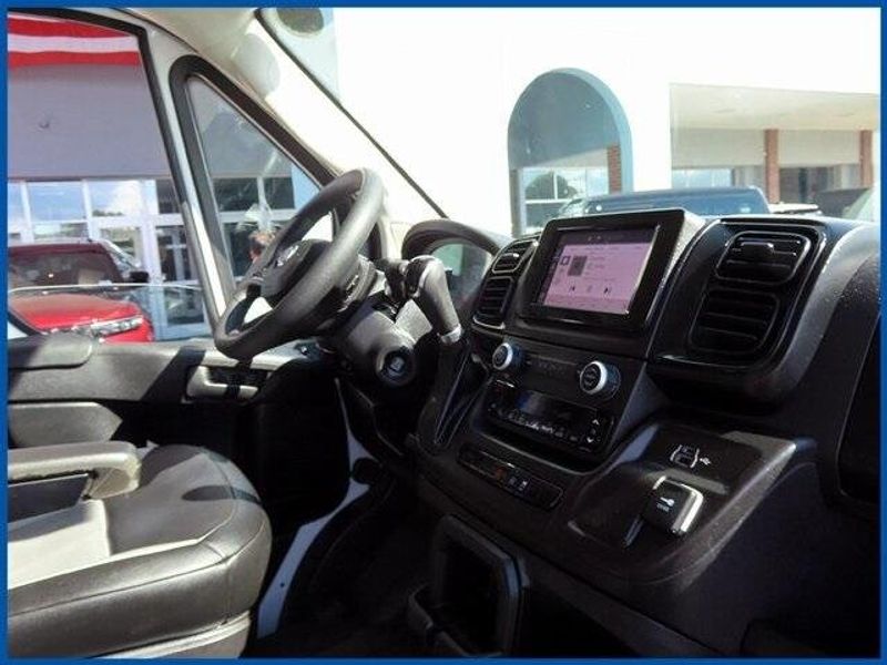 2023 Ram ProMaster 2500 photo 8