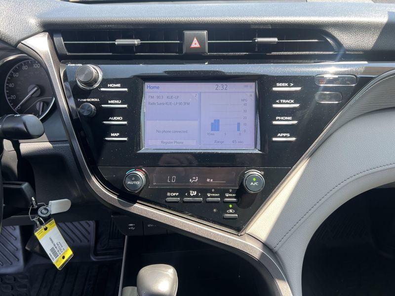 Used 2019 Toyota Camry SEImage 15