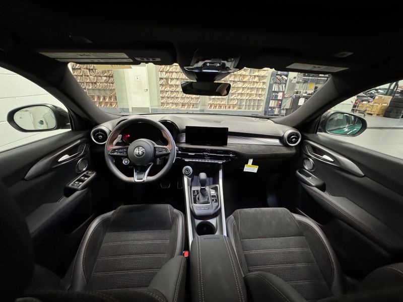 New 2025 Alfa Romeo Tonale Intensa Hybrid EawdImage 16