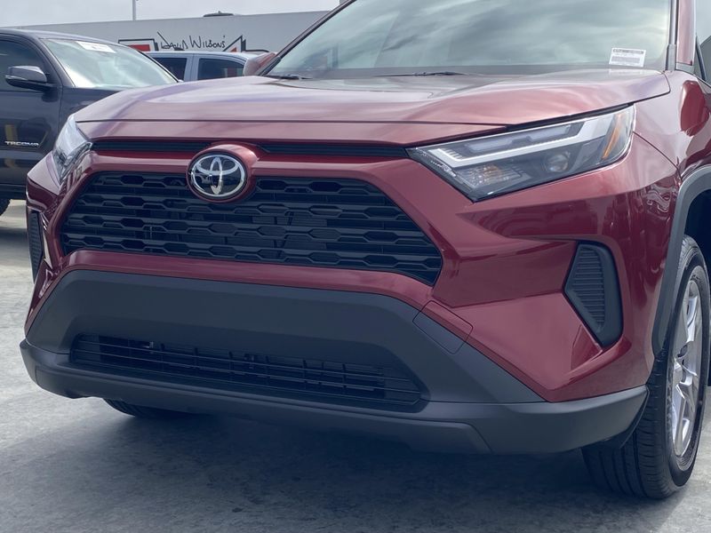 New 2025 Toyota RAV4 Hybrid LEImage 7