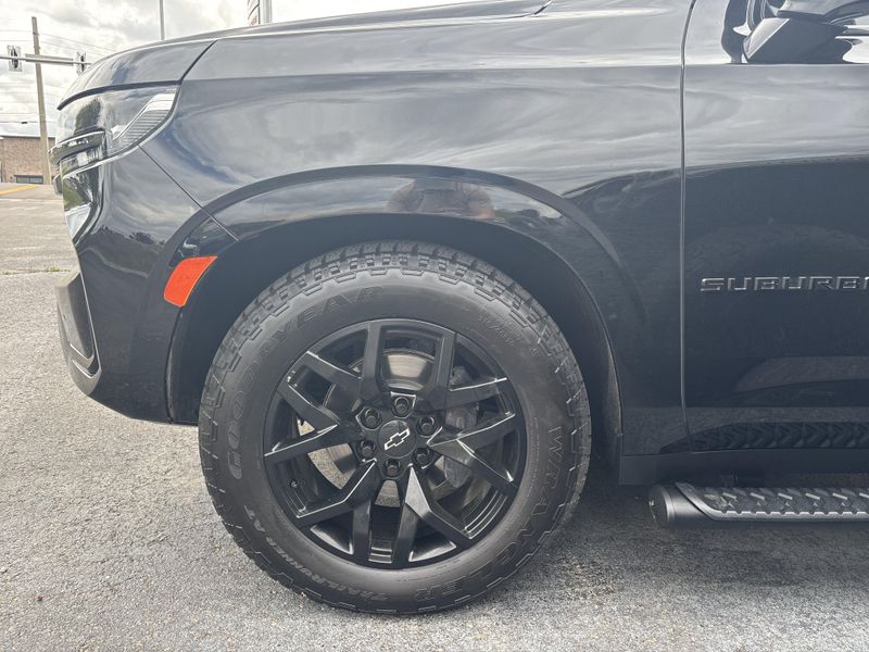 Used 2022 Chevrolet Suburban Z71Image 18