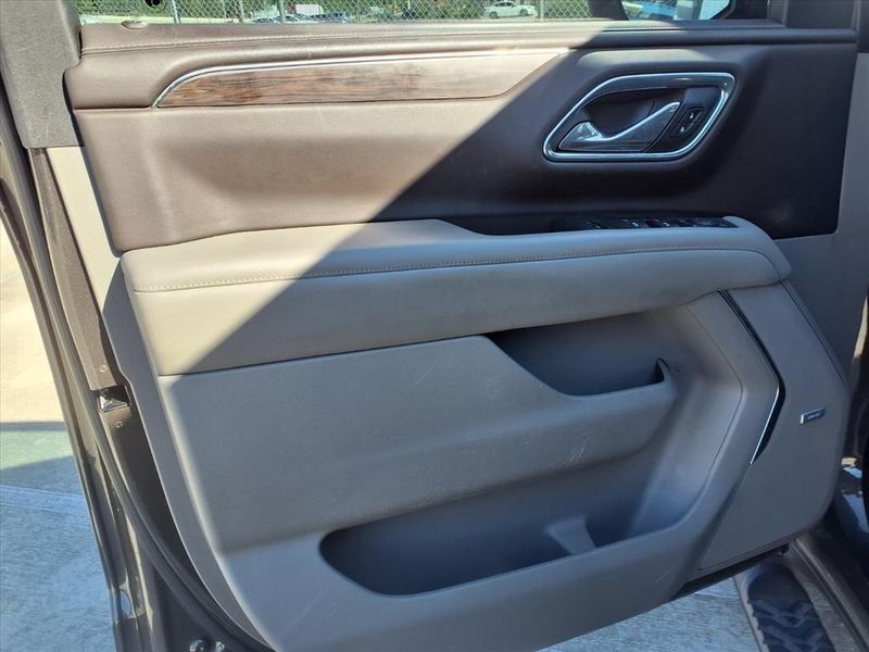 Used 2021 Chevrolet Suburban Z71Image 15