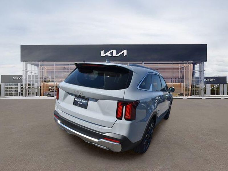New 2026 Kia Sorento SXImage 4