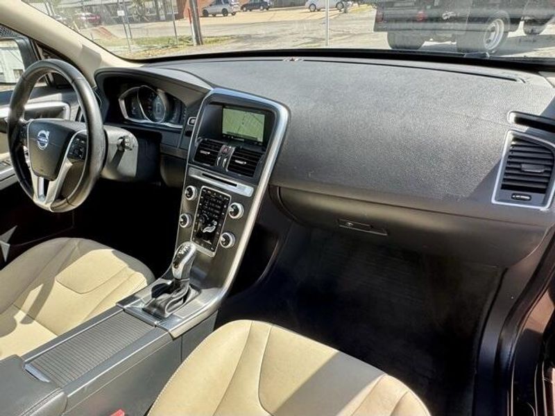 Used 2016 Volvo XC60 T6 Drive-EImage 13