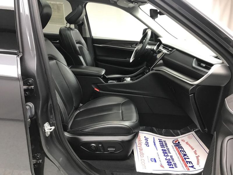 Used 2023 Jeep Grand Cherokee L LimitedImage 24