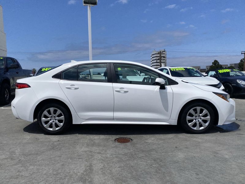 2024 Toyota Corolla LEImage 3