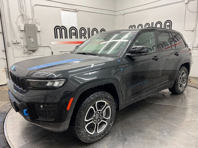 2023 Jeep Grand Cherokee Trailhawk 4xeImage 6