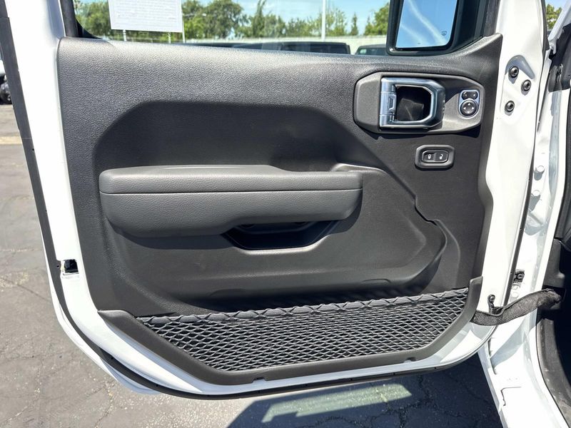 New 2026 Jeep Gladiator Sport S 4x4
