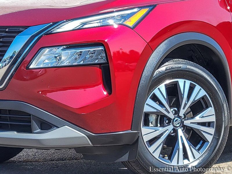 2021 Nissan Rogue SV photo 3