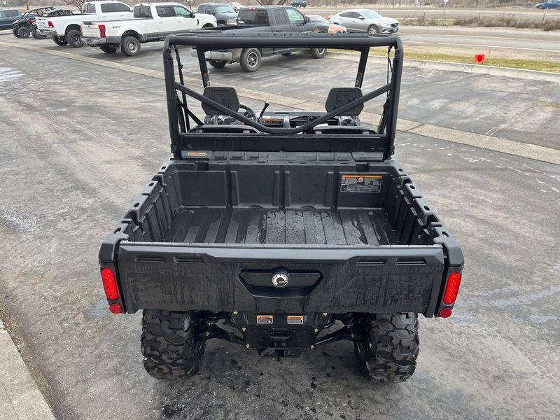 New 2025 Can-Am DEFENDER DPS 62 HD9 