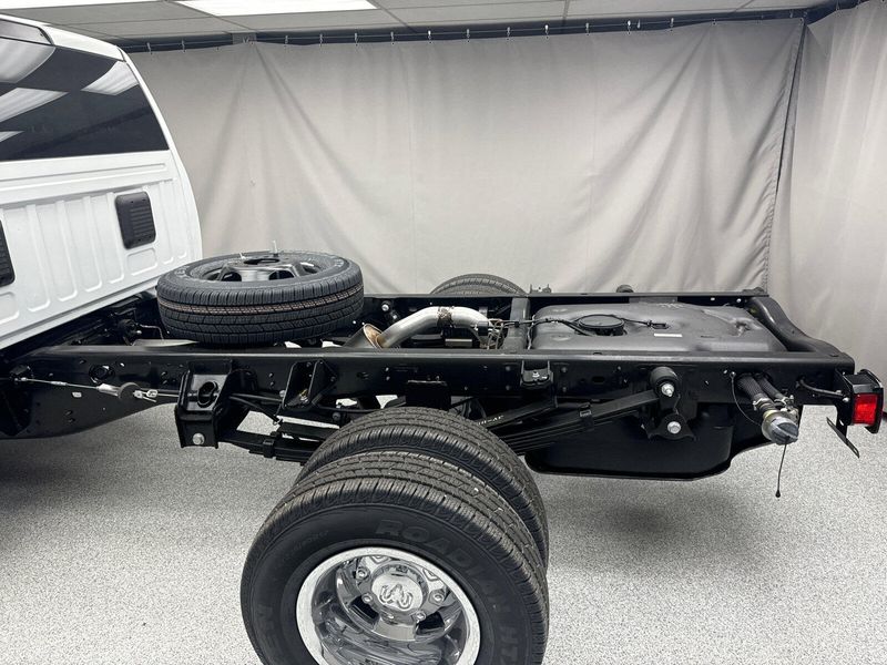 2024 RAM 3500 Tradesman Crew Cab Chassis 4x4 60