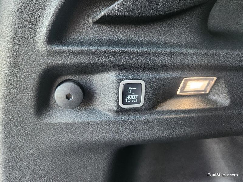 New 2026 Jeep Grand Cherokee L Laredo Altitude 4x4