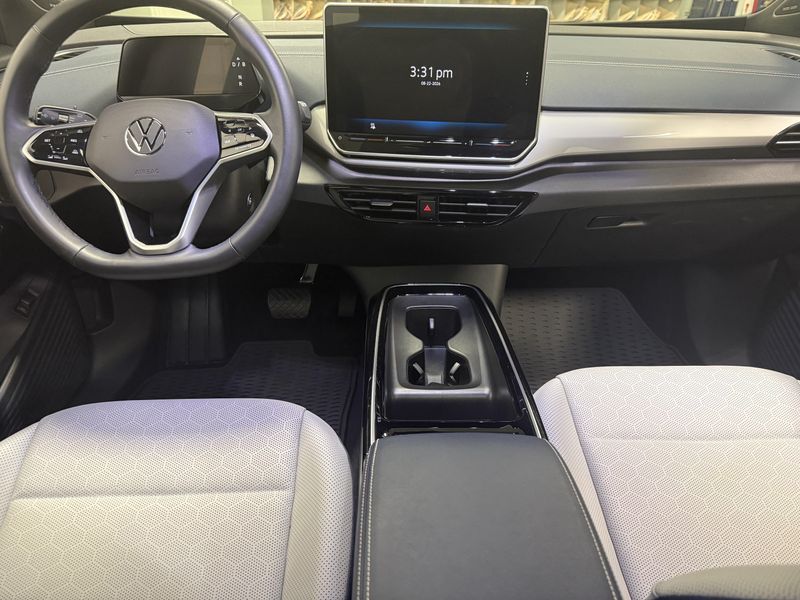 Used 2025 Volkswagen ID.4 Pro S Plus AWD Black EditionImage 13