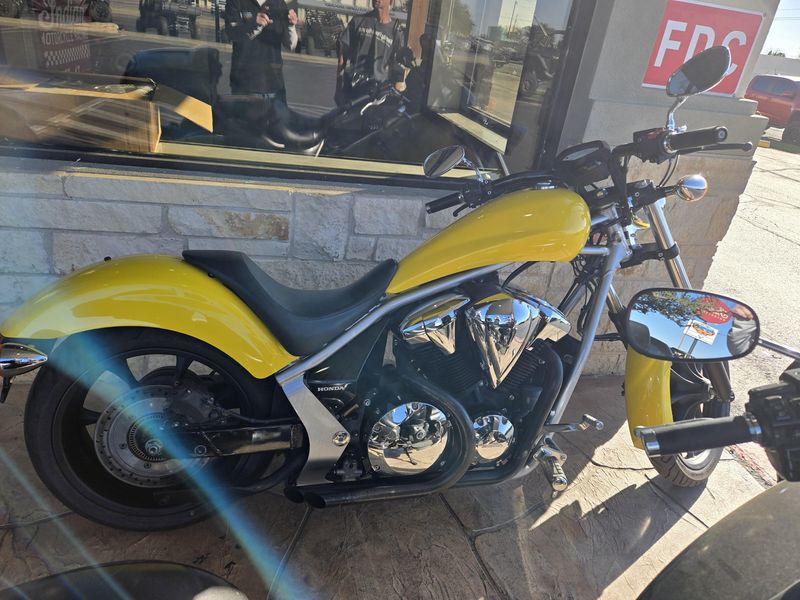 USED 2022 HONDA FURY BASE Image 2