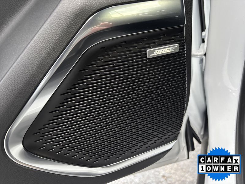 Used 2025 GMC Acadia FWD ElevationImage 16