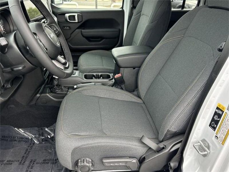 New 2026 Jeep Wrangler 4-door Sport SImage 16